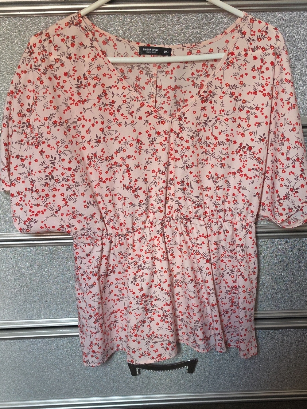 SHEIN Light Pink Red Floral V-Neck Peplum Top